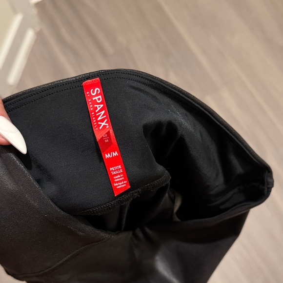 SPANX Leggings - Picture 3 of 3